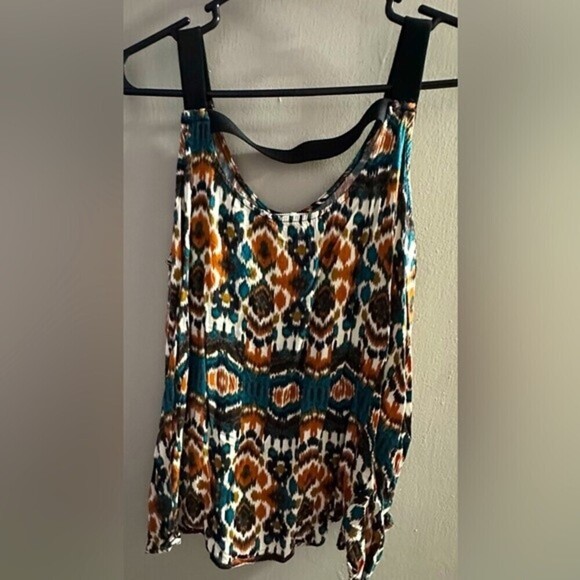 Willow & Clay Geometric Boho Pattern Top Size Medium - Picture 5 of 9